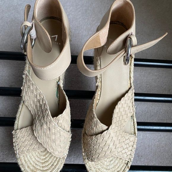 MARC FISHER LTD Women Aylon Leather Espadrille Wedge Sandals - NEW NWOB - Picture 2 of 9